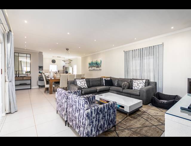 3 BEDROOM FREESTANDING SOLD IN SUNNINGDALE